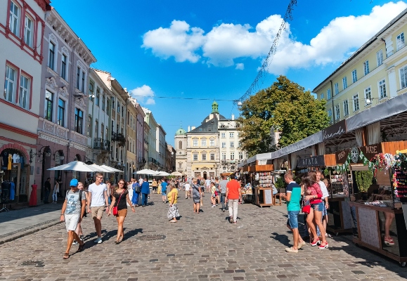 Lviv, a 'capital do xadrez' ucraniana, à espera do próximo